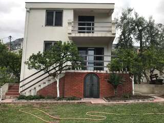 Дома для отпуска Guest House Luksic Бар Дом с 2 спальнями-39