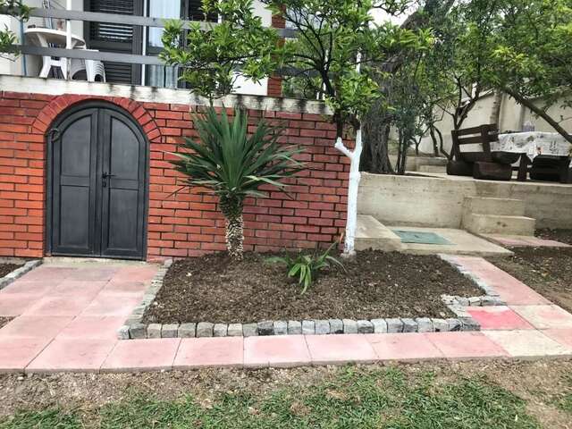 Дома для отпуска Guest House Luksic Бар-44
